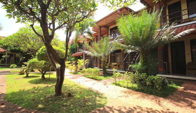 Lovina Beach Hotel