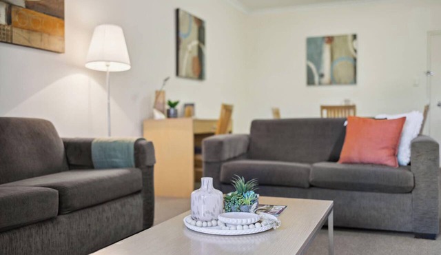 Low-cost 2BDR Apt at James St