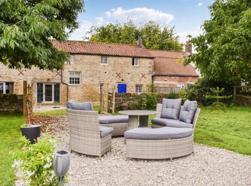Low Hall Barn