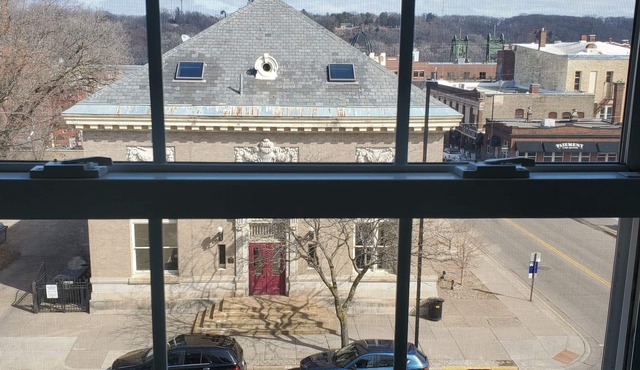 Lowell Inn