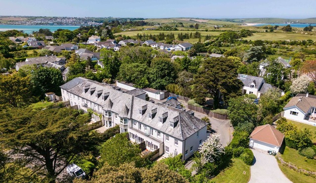 Lowenna Manor 10