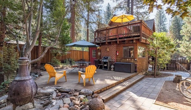 Lower Kings Beach Cottage with Deck, Bikes and Kayaks in Summer!