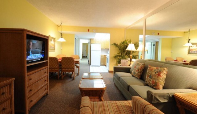 LOWER LAST MINUTE WEEKDAY PRICE! Come relax in Destin without the crowds!