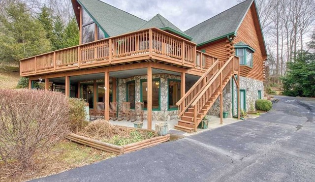 Lower level unit in duplex with AC, fireplace, washer & dryer, community pool