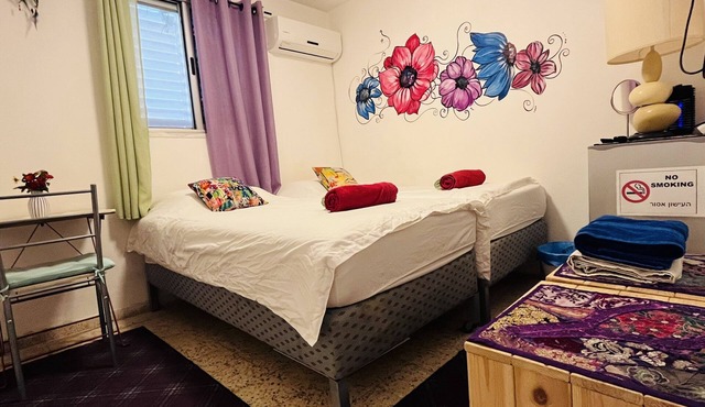 Lowest Place on Earth B&B Private Cosy Double Room Shared Bathroom and Kitchen