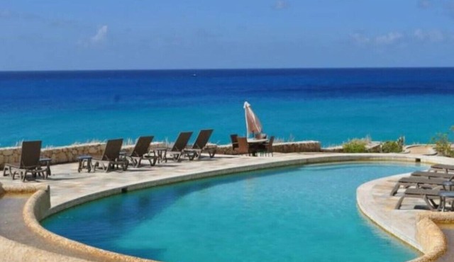 Lowlands Cupecoy Beach Rooftop Condo