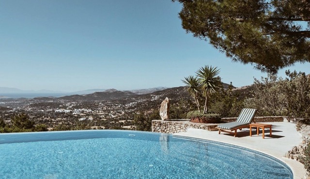 lrwwide.com villa Ray Spacious,Luxurious,Contemporary,Swimming pool ,Gym,Jacuzzi