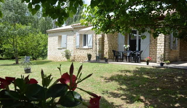 Luberon. Gordes. STONE DETACHED HOUSE