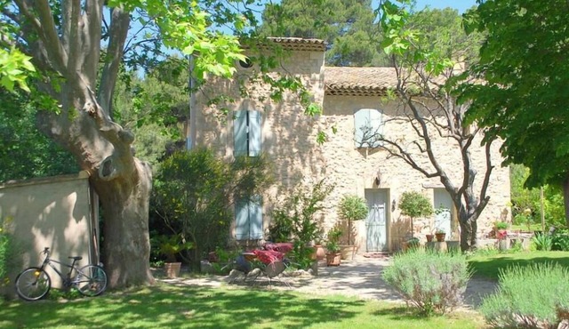 luberon Pretty stone bastide 8/15pers