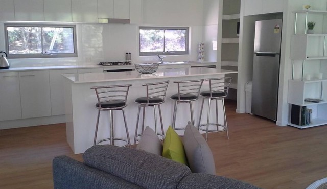 Lucas Parklands - The Sanctuary, direct access to 'Great Walk' and Lake Baroon