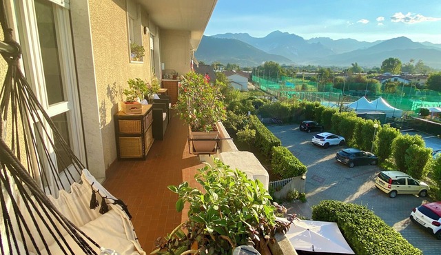 Luce e Mare, 110m2 fully equipped apartment 1 km from the sea and Carrara Fair