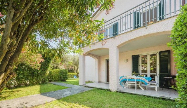 Lucerna Due by Interhome