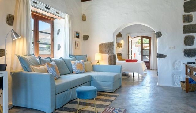 Luciana, La Casa del Medianero