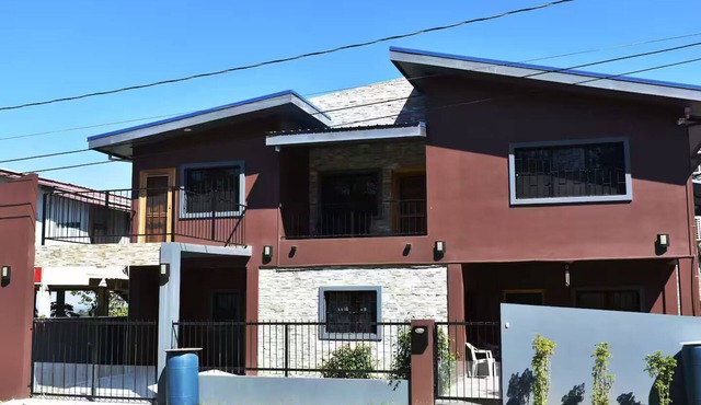 Lucina's Spacious 3BR with Yard and Backup Generator - Lower Level