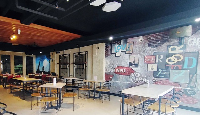 Lucky Inn & Cafe
