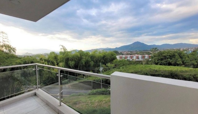 Lujoso apto con espectaculares vistas en Pereira con parqueadero y piscina