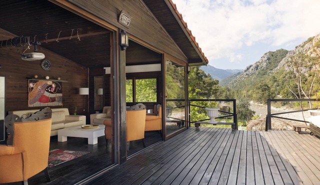 Lukkies Lodge