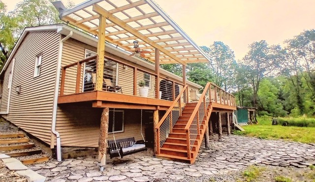 Lumberjack Luxury Lair Steam Shower Hot Tub