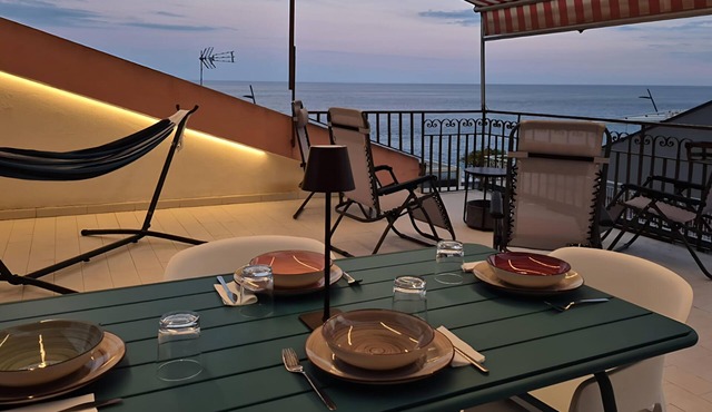 Lumeriam Sea Loft Holiday Home with Sea View, Private Terrace and Air Conditioning