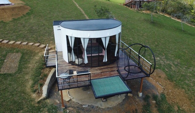 LUMIPOD XTRAVAGANT Private Jacuzzi, Malla Catamaran