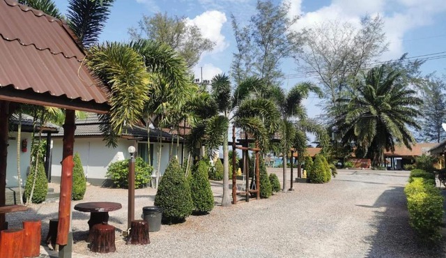 Lung Pod 9 resort