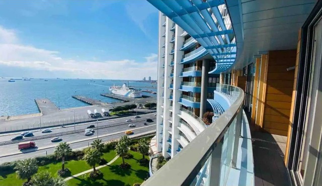 Lux 2 BedRoom Suite Apartment W/ Seaview In Center