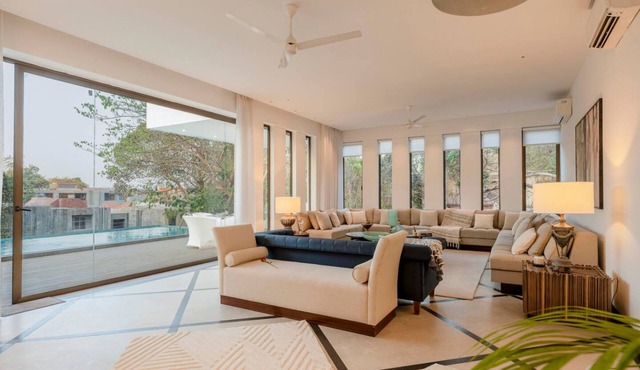 Lux 4bhk w Elevated Pool 3km to Beach Lazy Duck