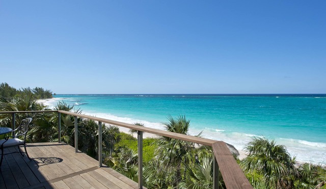 Lux Beachfront House W/Private Pool on Bank Rd. Walk to Tippy's!