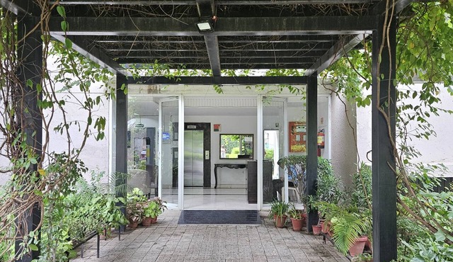 Lux Studio Epic Stay