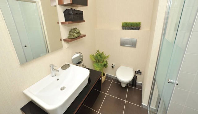 lux studios , walking distance metro station