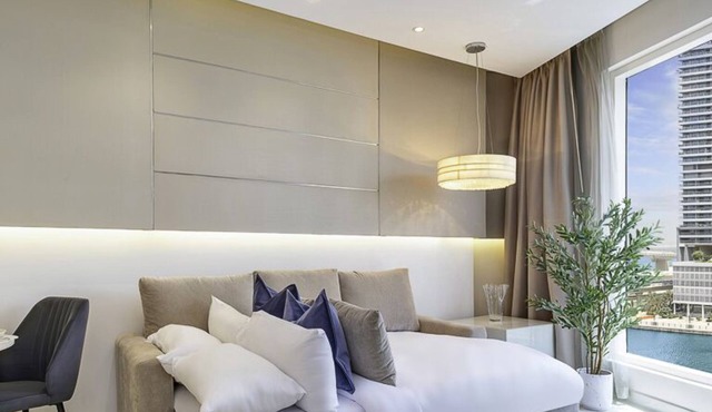 LUX The Voleo Canal View Suite