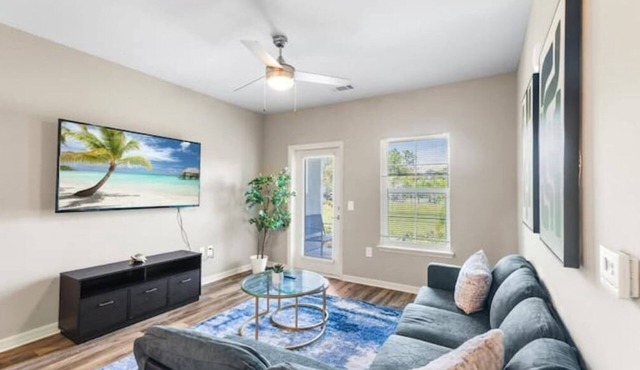 Luxe 1BR/1BA: Dive, Rest, Explore. Book Now!