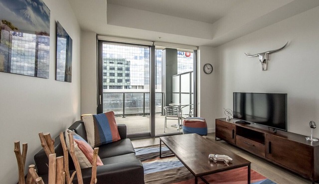 Luxe 1BR Apt with Pool, GYM and On-Site Theater
