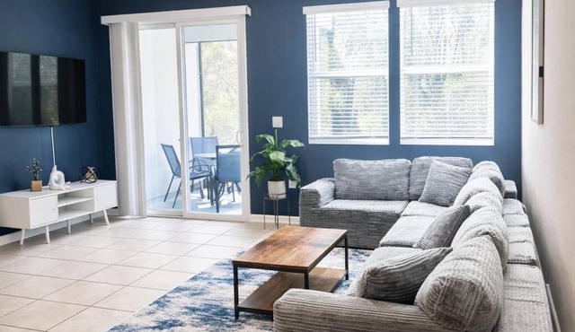 Luxe 3BR Townhome-Game-Table-Pool-Close to Beach