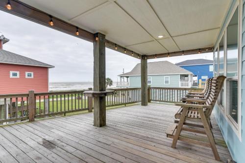 Luxe Crystal Beach Retreat w/Views! Walk to Shore