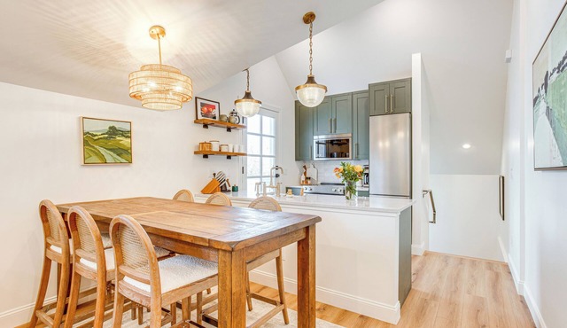 Luxe Designer Flat on Sloans Lake w/Rooftop Deck