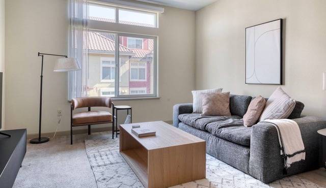 Luxe Dublin 3BR w/Pool & Spa, nr BART & Groceries, by Blueground