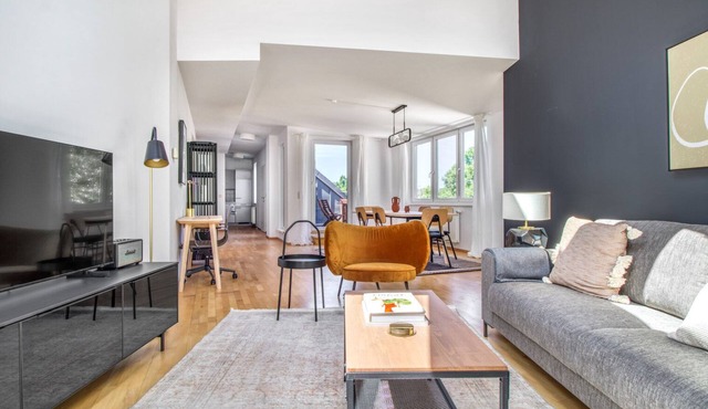 Luxe Hietzing 3BR w/Community Garden & Private Terrace, by Blueground