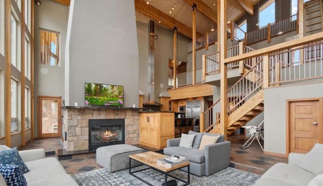 Luxe & Leisure in Fairways- An Oasis in the Woods