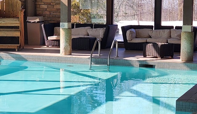 Luxe Mode One Bedroom Unit with Jacuzzi