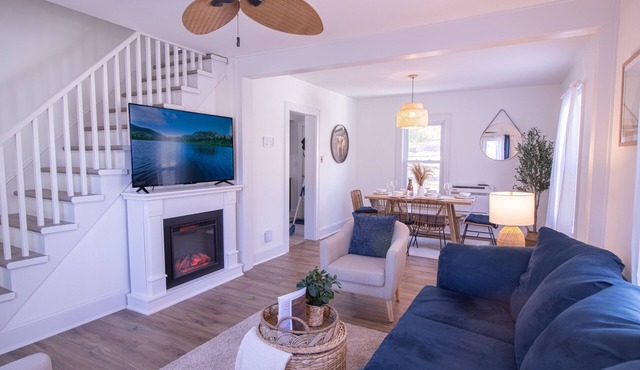 Luxe Mountain Getaway, Fire Pit,Arcade, Hot Tub, Near Lake Minnewaska
