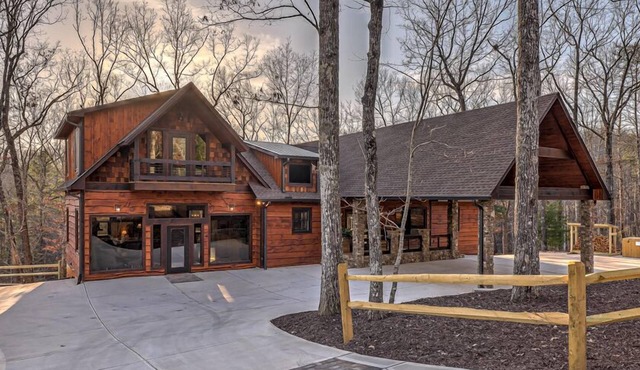 Luxe Mountain Retreat - Pet Friendly | Multiple Outdoor Living Areas | Hot Tub | Game Room