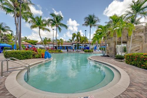 Luxe Naples Bay Resort Condo: Near Fifth Ave!