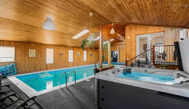 Luxe Paradise - Indoor Pool, Hot tub, Sauna, Gym !