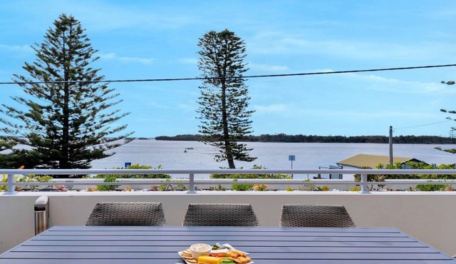Luxe Pelican Lake, Views and Private Spa