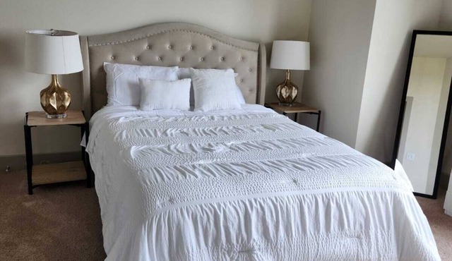 Luxe Reserves - 2 BR 2 BA Getaway close to Tysons Corner Mall