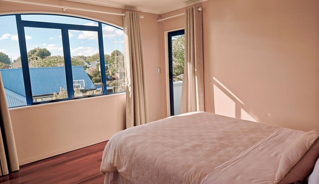 Luxe Retreat - Spacious & Peaceful