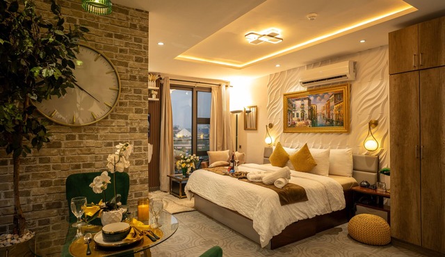 Luxe rooftop studio in Cantonments steps away from Nekter lounge w/pool & gym