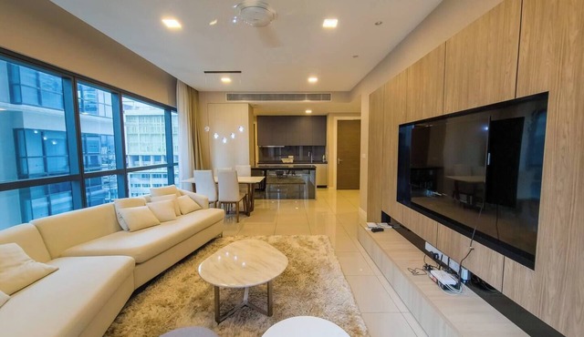 Luxe Spacious 2BR Condo KLCC 600mbps Full Furnish by La Gente Sdn Bhd