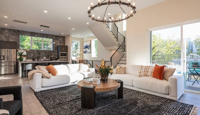 Luxe Stay! Pet-Friendly 4BR Rooftop Garage HTX